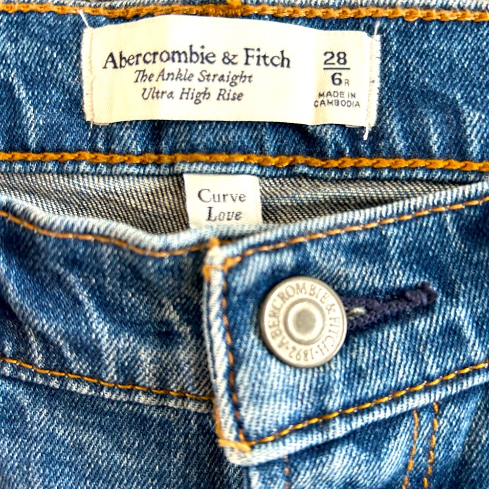Abercrombie & Fitch the ankle straight ultra high rise 28 6r